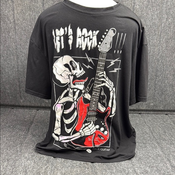 ROMWE Other - ROMWE Black and Red Short Sleeve Tee with Skeleton Graphic